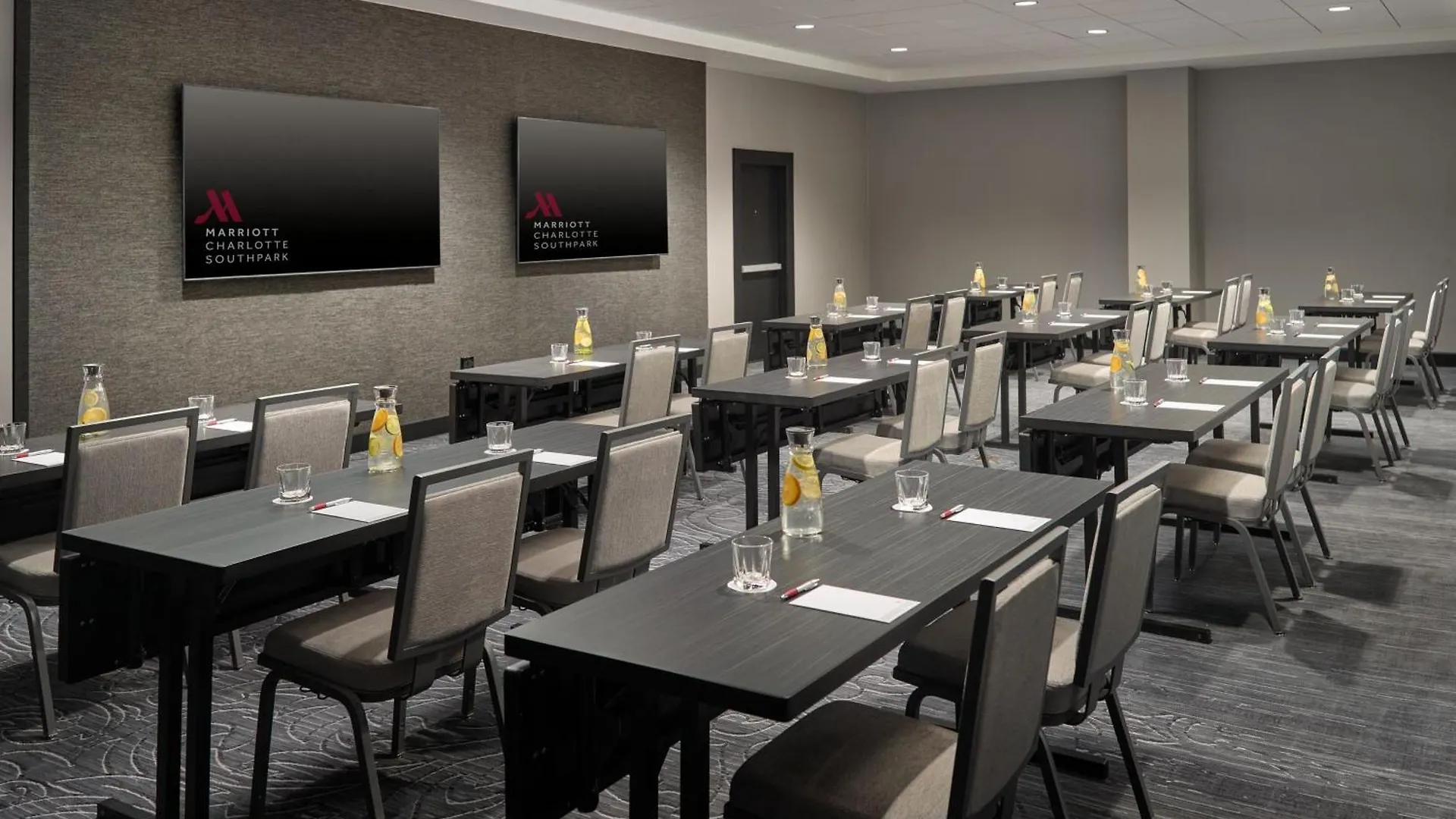 Отель Charlotte Marriott Southpark