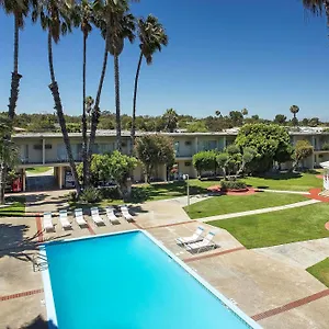 Hotel Golden Sails **
